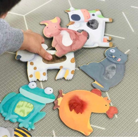 Puzzle táctil con texturas -  Animales de la granja - Djeco - Imagen 11