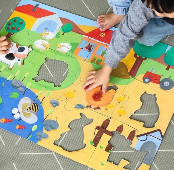 Puzzle táctil con texturas -  Animales de la granja - Djeco - Imagen 12