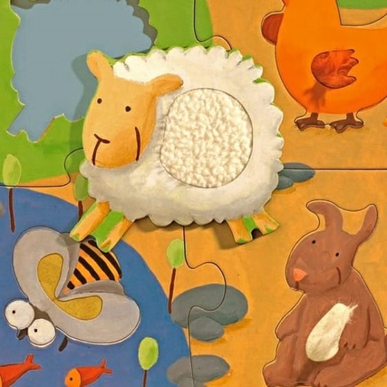 Puzzle táctil con texturas -  Animales de la granja - Djeco - Imagen 4