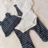 Conjunto de algodón, pelele + body + gorro - Corbatita a rayas