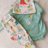 Conjunto de algodón, pelele + body + gorro - Dinosaurios