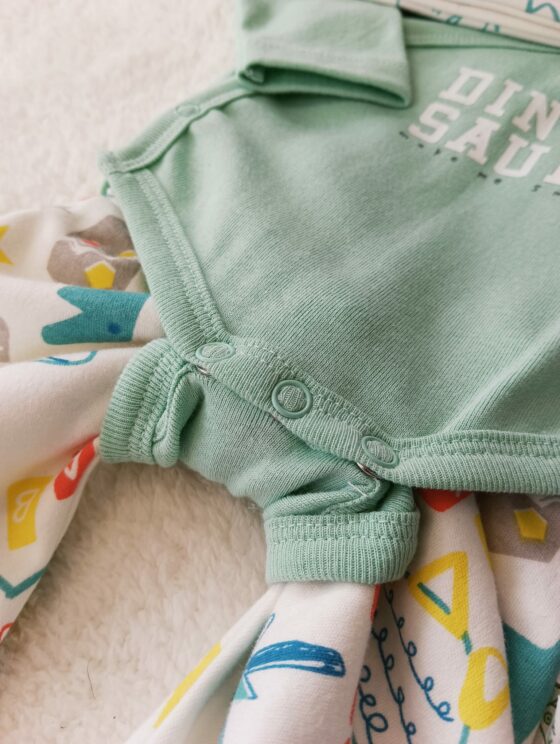 Conjunto de algodón, pelele + body + gorro - Dinosaurios - Imagen 6