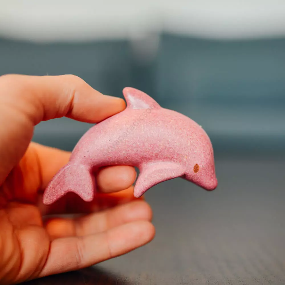 Animal de madera - Delfín de Plan Toys - Imagen 2